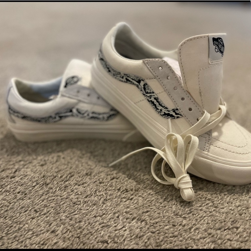 Vans size 7 sk8 low reissue snake marshmallow